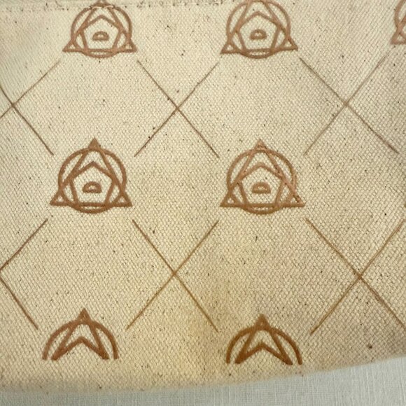 Small Beige Canvas Printed Pouch Cosmetic Bag 6x4x2 Inches Rose Gold Zipper - Picture 9 of 11